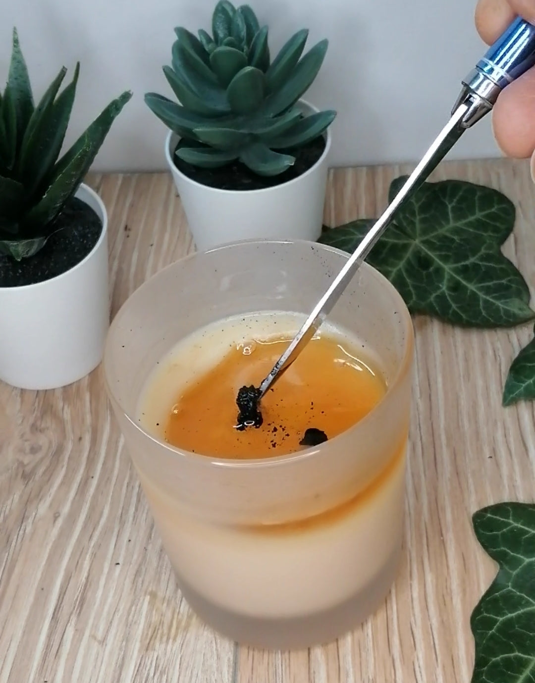 Comment faire durer une bougie plus longtemps : des gestes simples pour prolonger la combustion